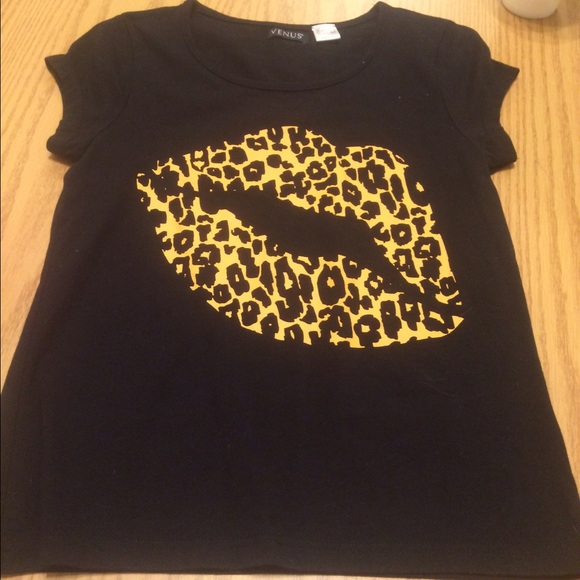 Super cute and barely worn!