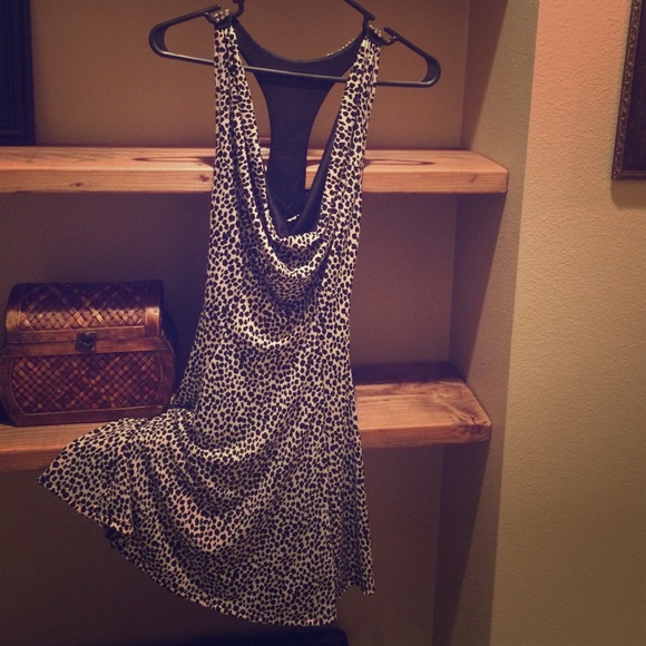 Easel brand dress