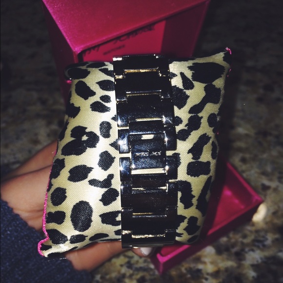 Authentic Betsy Johnson Watch - Picture 3 of 3