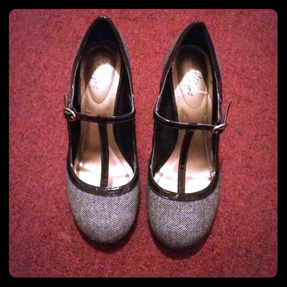 Matilda pumps Mary Jane style