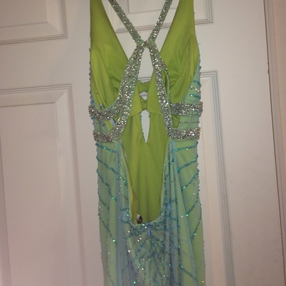 Prom dress - Picture 4 of 4