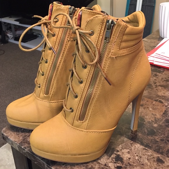 Steve Madden Lace up Booties timberland style
