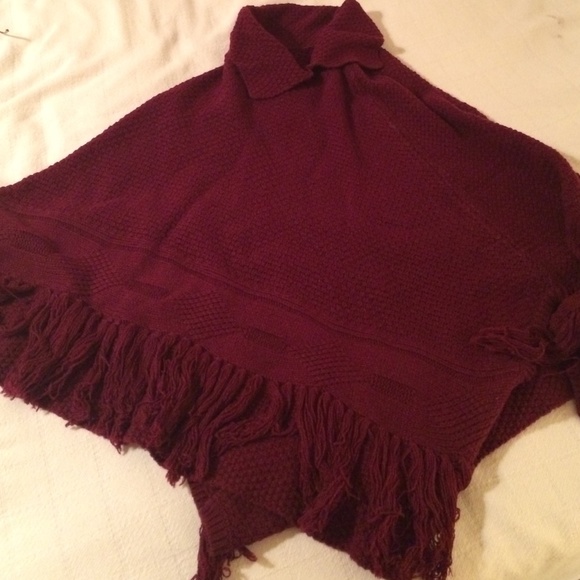 Coldwater Xreek burgundy poncho