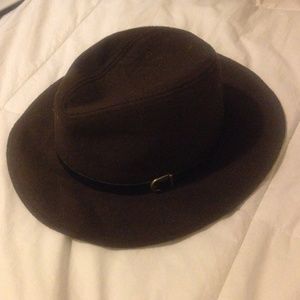 Brown hat good condition