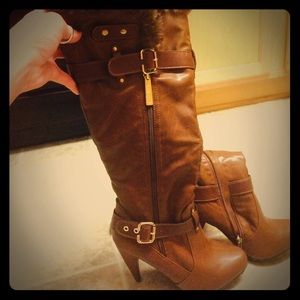 *SOLD/BUNDLED FOR MY MEL: GUESS Boots Size: 7 1/2*
