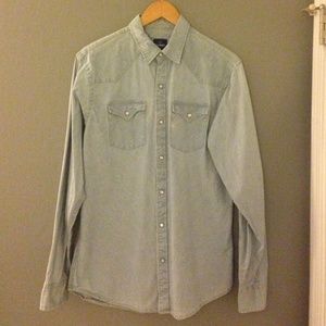 Chambray button-down long sleeve shirt