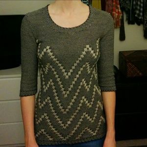 ***SOLD*** Grey sweater with chevron detail