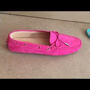 Tod's pink suede driver moccasins/ 39.5