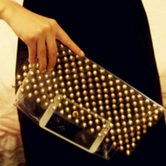 CLEAR CLUTCH WITH GOLD STUDS