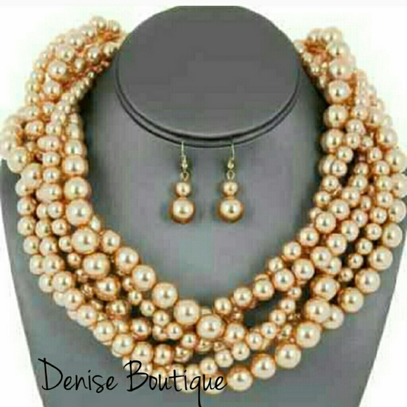 Jewelry - SALE Statement Necklace Set