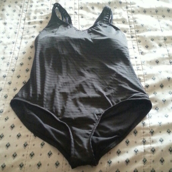 Swimsuit ♥ - Picture 2 of 2