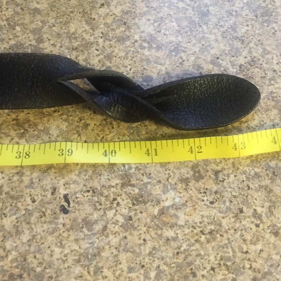 GAP black leather belt - Picture 2 of 2