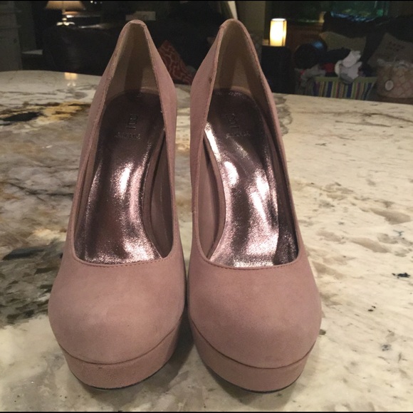 *host pick*💗Practically Pristine True Taupe w/Box - Picture 3 of 4