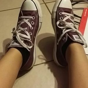 Maroon converse