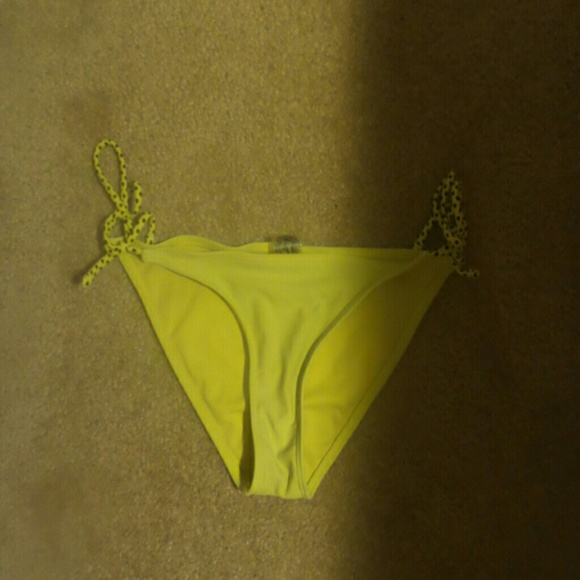 Volcom Stone - Picture 1 of 2