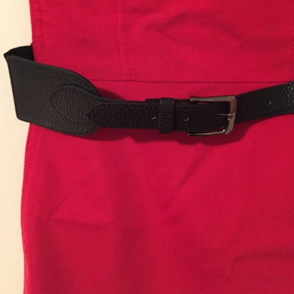 Red strapless dress - Picture 3 of 4