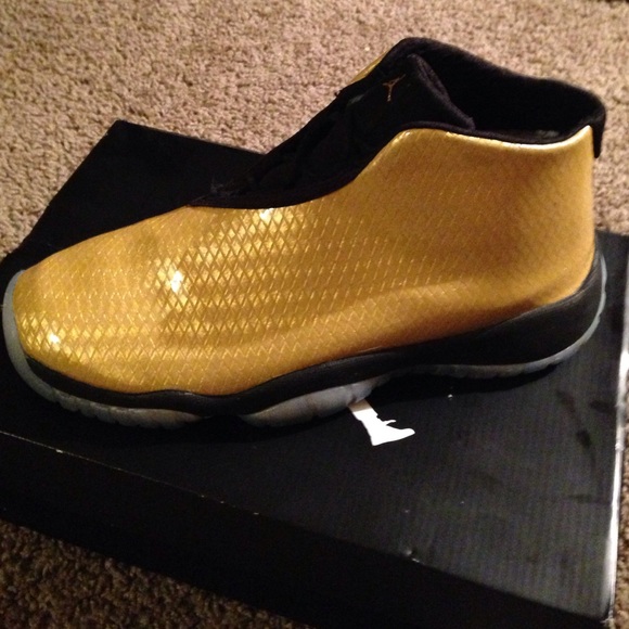 jordan futures gold