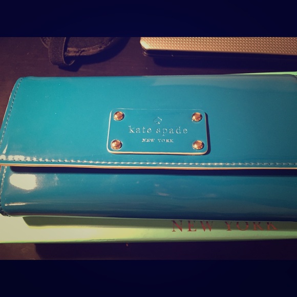 Kate Spade Wallet. Just Lowered down the price!!!!