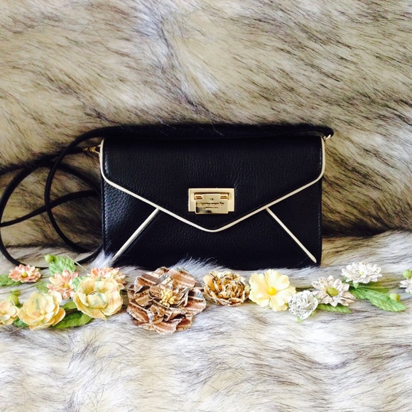 kate spade Handbags - Kate Spade Crossbody Bag