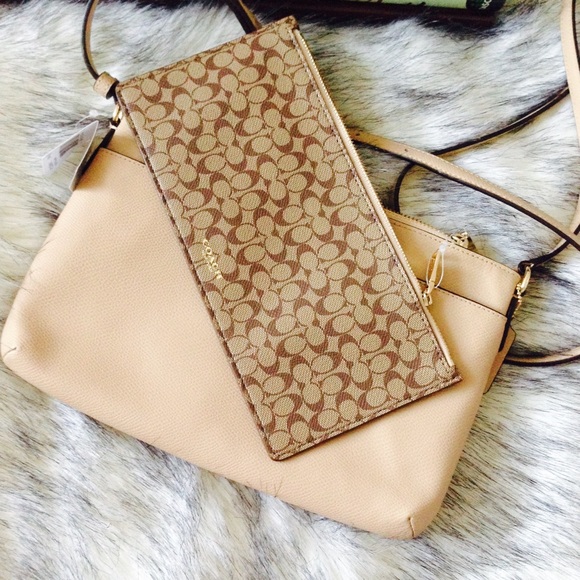 Coach Bag - Picture 2 of 3