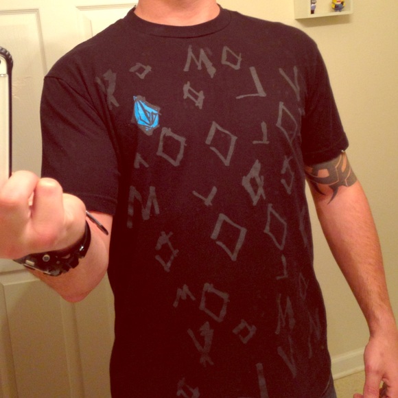 Volcom men's shirt
