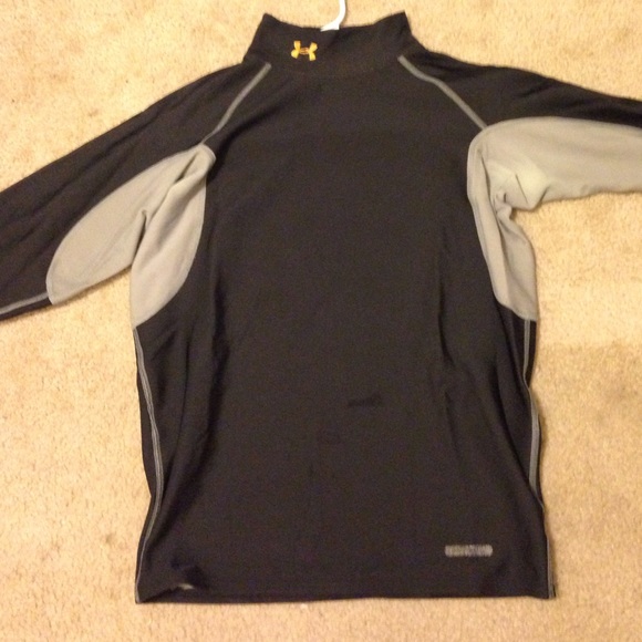 Men's Under Armour heat gear shirt