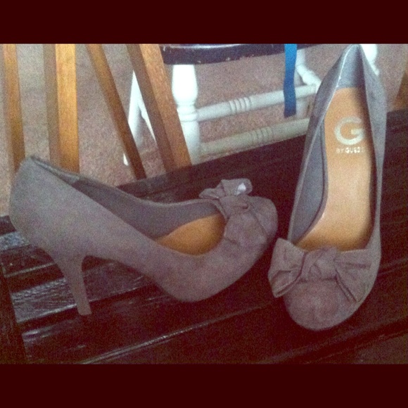 Charcoal Grey G Guess Pumps w/  Bow.