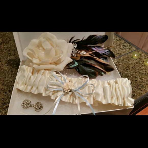 Garter & HairComb Prom Wedding - Picture 1 of 4