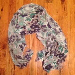 Patterned blue American Eagle scarf