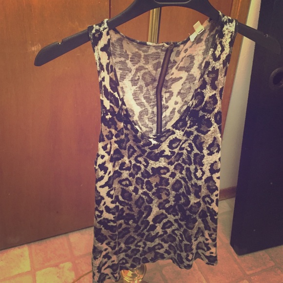 Animal print top - Picture 1 of 2