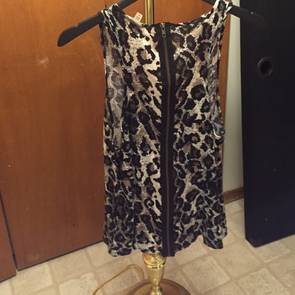 Animal print top - Picture 2 of 2