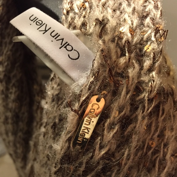 Calvin Klein scarf - Picture 3 of 3