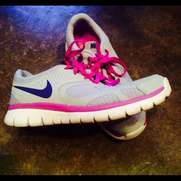 Nike shoes womens size 7.5 - Picture 1 of 2