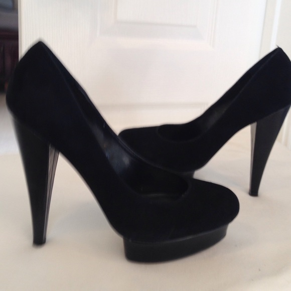 Steve Madden NEW 90$ Black Suede Pumps 8.5