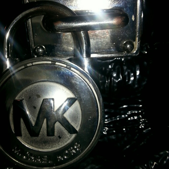 Michael Kors Large Grayson Satchel Add. Photos