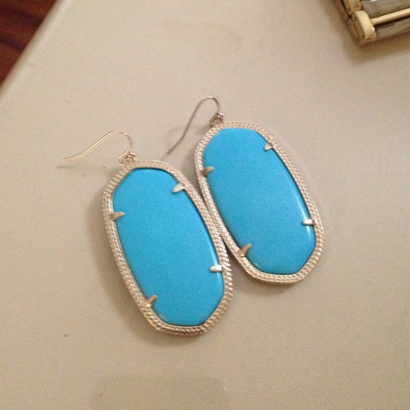 Kendra Scott's Elle Gold earrings in Blue