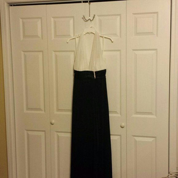 White/Black Onyx evening gown - Picture 3 of 4