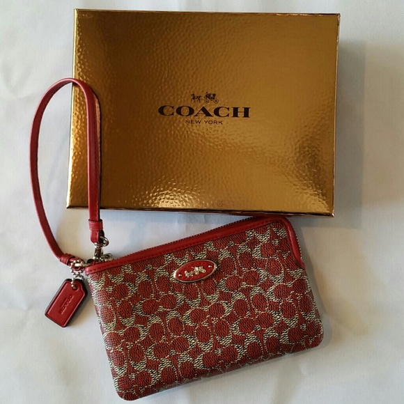 Authentic Coach wristlet red, brand new - Picture 1 of 4