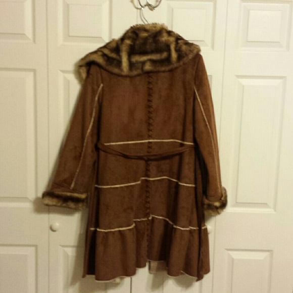 Regent Park brown faux fur coat - Picture 4 of 4