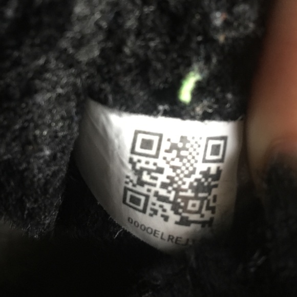 Authentic ugg tag - Picture 2 of 2