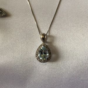 Stunning Aquamarine and Diamond set