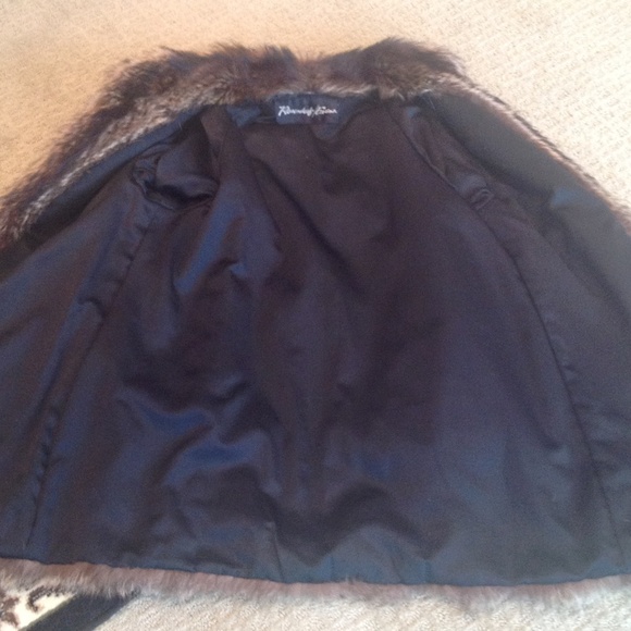 Beautiful Fur M(6/8) - Picture 3 of 4