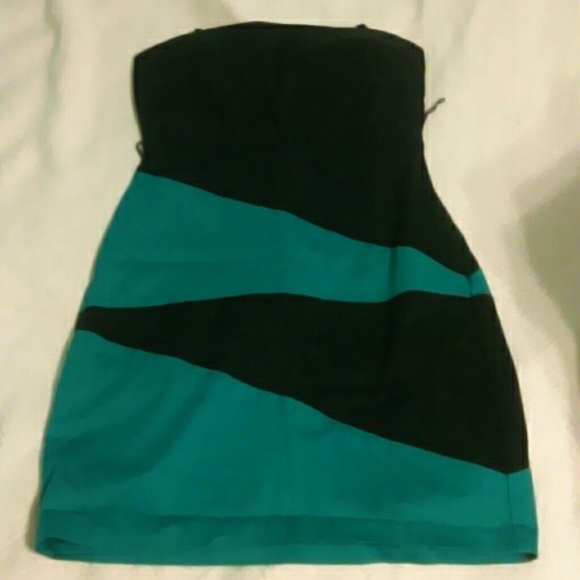 Dresses & Skirts - Strapless teal and black dress