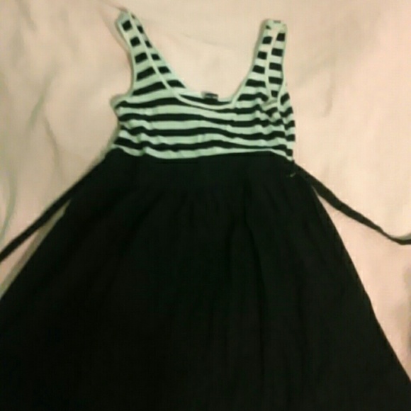 Dresses & Skirts - Dress