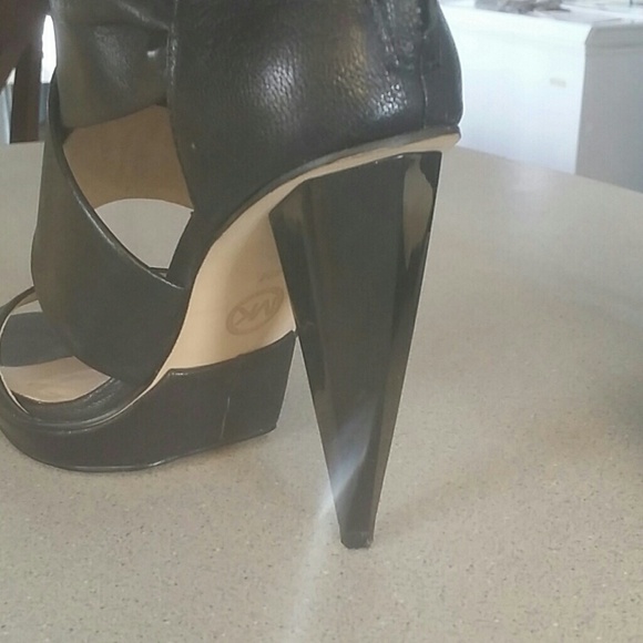Mk Jennings Zip Back Black heels - Picture 3 of 3