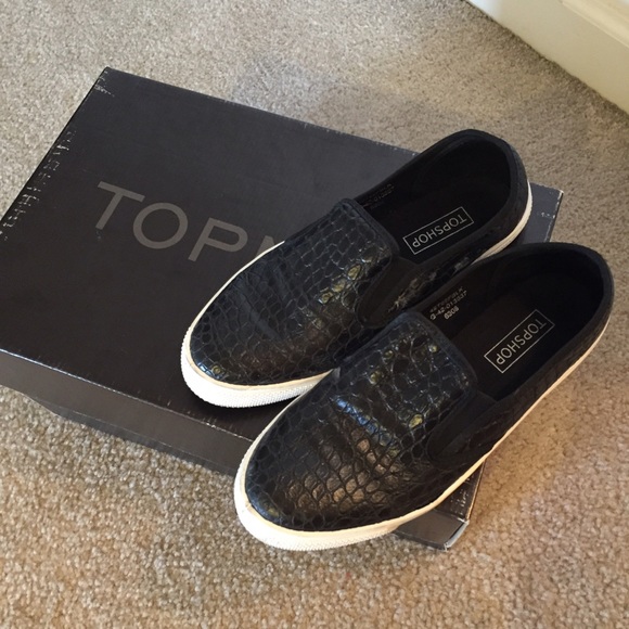 Topshop black slip on shoes⚡️