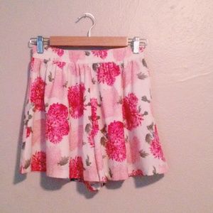 ❌Sold on Mercari❌Floral flowy shorts
