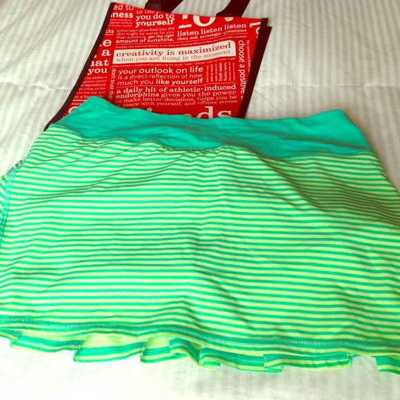 Lululemon Pace-setter skirt🌴