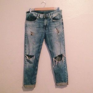 Distressed boyfriend jeans