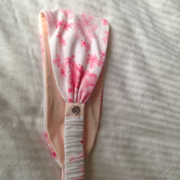 Lululemon bang buster headband 🌺